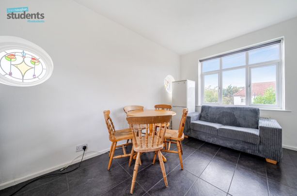 4 bedroom semi-detached house to rent - Photo 1