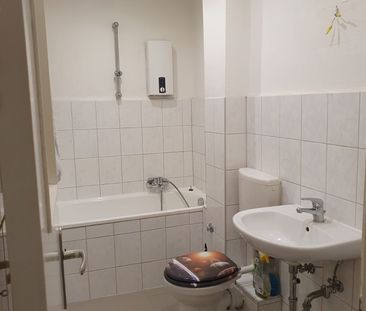 Schönböckener Str. 107, 2 Zi.,ca. 53qm, gr. Wohnzimmer, D.-Bad, EBK... - Photo 2