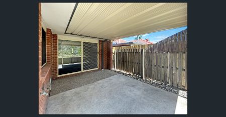Neat and tidy 3 Bedroom in Upper Coomera - Photo 3