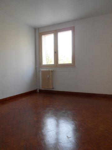 Location Appartement 4 pièces 66m² BESANCON 25000 - Photo 2