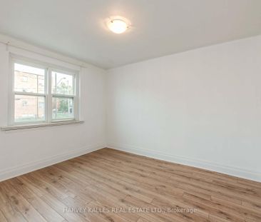 For Lease - 2905 St Clair Avenue Unit# 11, Toronto, Ontario - Photo 2
