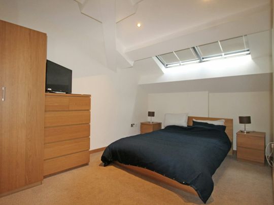 Duplex to rent on - Photo 1