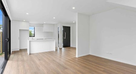 Architecturally Designed Townhouse - Photo 3