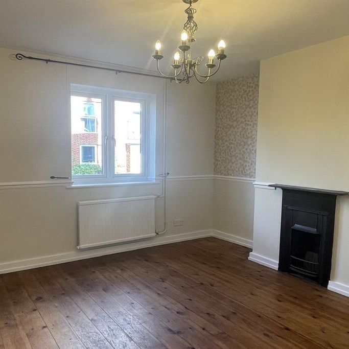 4 bedroom terraced house to rent - Photo 1