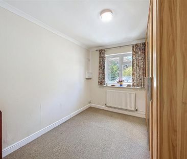 2 bedroom semi-detached bungalow to rent - Photo 4