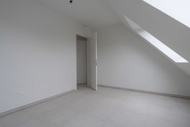 Nieuwbouw dakappartement met 2 slaapkamers en terras te Geel - Photo 1