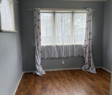 Family Home in Balfour - Photo 4