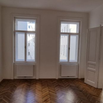 Helle Altbauwohnung mit Flügeltüren - Besichtigung FR 13.02 um 17.00 h und 17.30 h - Photo 1