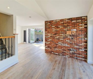 2 bedroom semi-detached house to rent - Photo 5