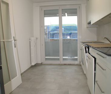 Charmante 4-Zimmer-Wohnung mit Balkon in Allschwil frisch renoviert - Photo 2
