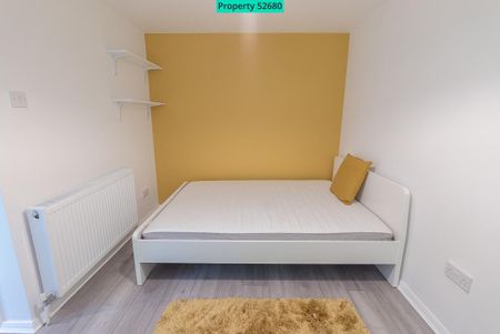 6 bedroom semi-detached house to rent - Photo 5