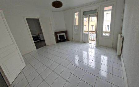 Location Appartement 3 pièces 76m² MONTROND LES BAINS 42210 - Photo 4