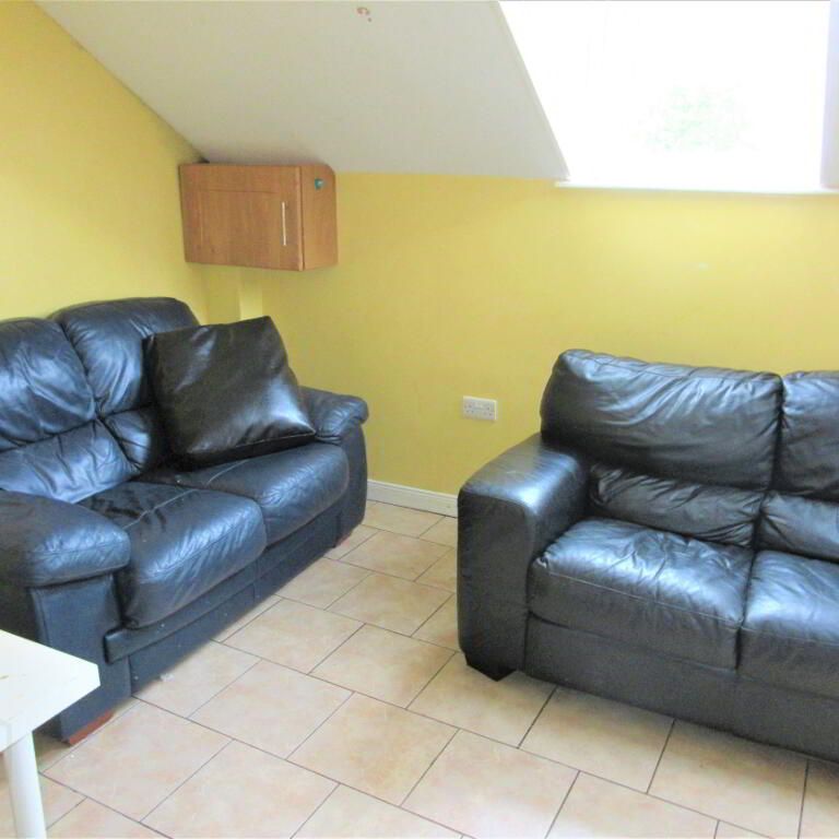 Great Apartment, 66c Rugby Avenue, University Quarter!, Belfast, BT7 1GZ - Photo 1