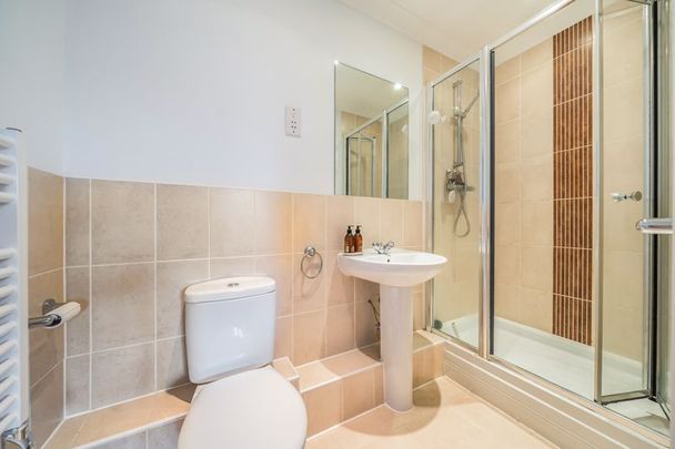 Meadrow, Godalming - 2 bedrooms Property for lettings - Seymours - Photo 1