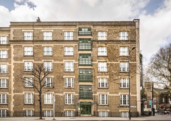 Tooley Street - Photo 1