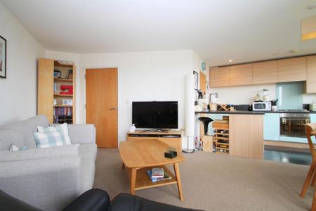 2 bedroom apartment to rent - Photo 5