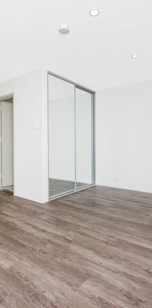 In the heart of Meadowbank - Photo 1