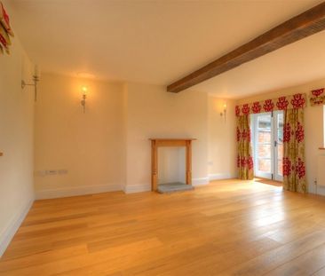3 BED Barn Conversion To rent - Photo 1