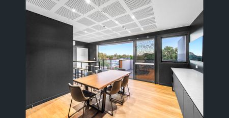 Perfectly positioned - Photo 2