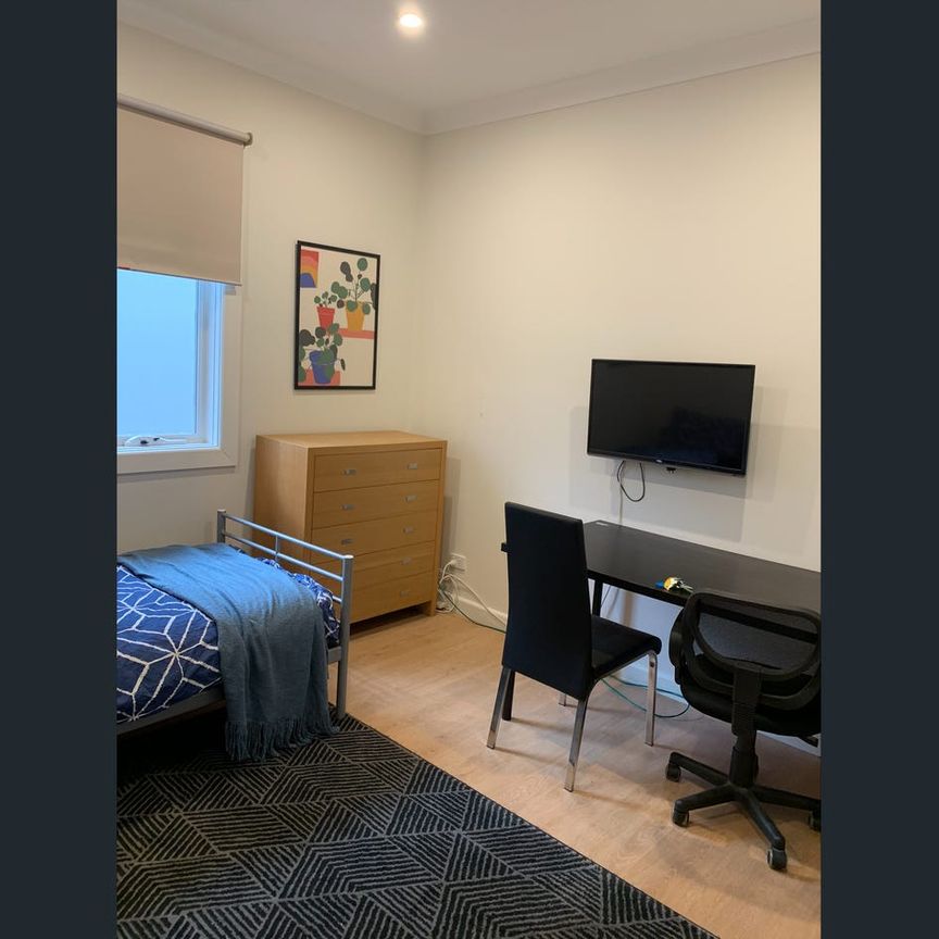Single Room In Share House - Photo 1