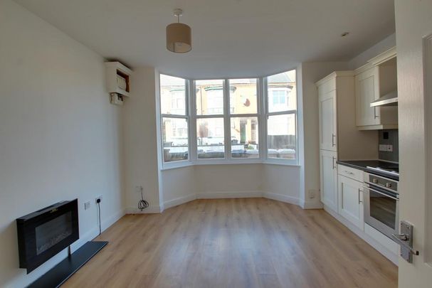 1 bedroom ground floor flat to rent - Photo 1