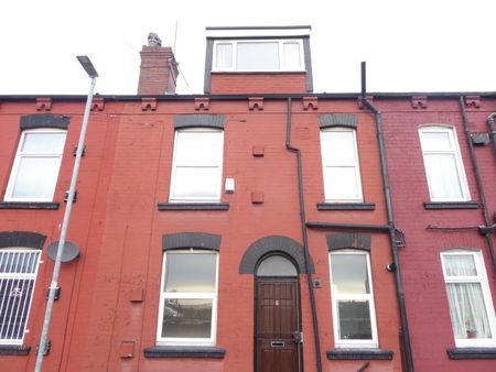 Walford Avenue, East End Park, LS9 - Leeds - Photo 2