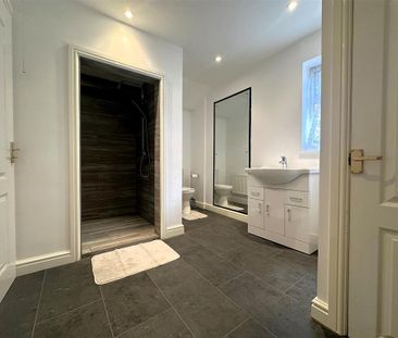 1 bedroom in a house share to rent - Photo 4