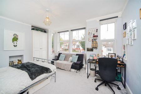 4 bedroom terraced house to rent - Photo 5