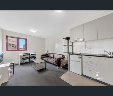 9/121 Bouverie St, Carlton, Vic 3053 - Photo 1
