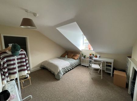 3 bed apartment to rent in New North Road, Exeter, EX4 - Photo 3
