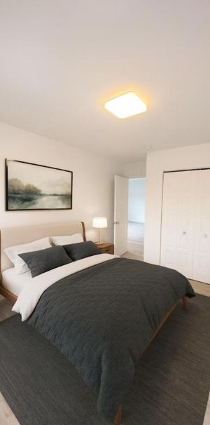 5 1/2 - Longueuil (Saint-Hubert) - 2 150 $/mois - Photo 1