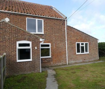 2 bedroom semi-detached house to rent - Photo 4
