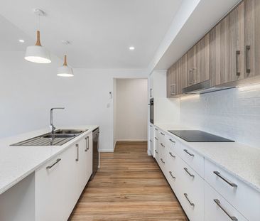 Modern Four Bedroom Home in Fraser Cove - Photo 5