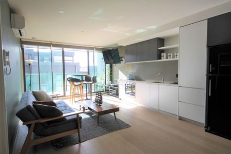 Stylish Apartment - Photo 3