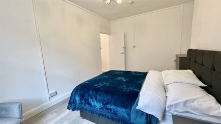 Pembroke Road, London - Photo 4