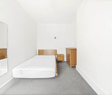 Price £3,300 pcm - Available Now - Furnished - Photo 6