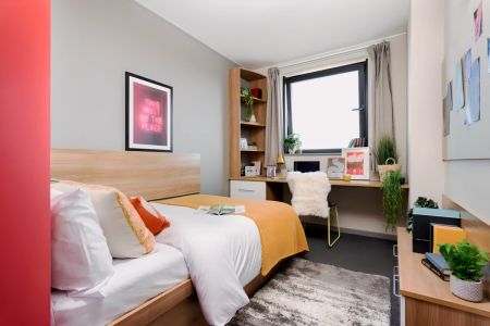 Large Ensuite - Photo 3