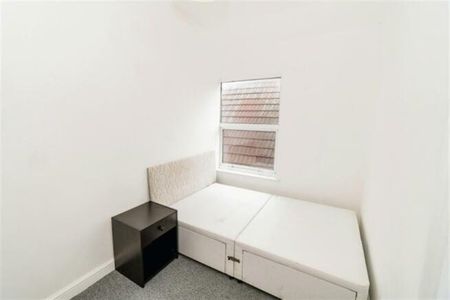 Darwin Road, SO15 - Photo 3