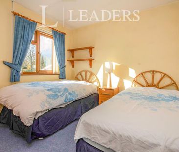 3 bedroom semi-detached house to rent - Photo 4