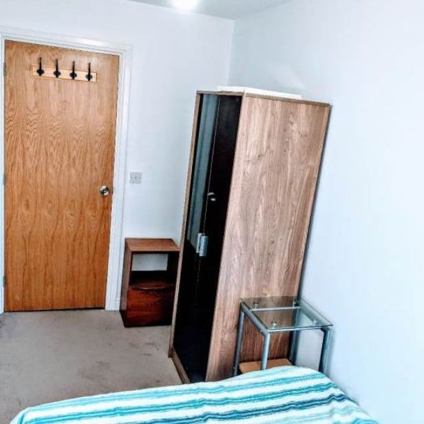 3 Bed Flat, Jason St, L5 - Photo 1