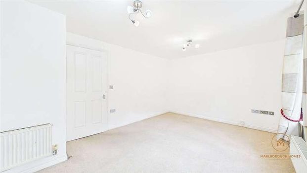 Sachfield Drive, Chafford Hundred, Essex, RM16 - Photo 1