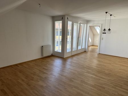 Sehr schöne 2-Zimmer-Dachgeschoss-Wohnung im Zentrum von Dornbirn - Photo 5