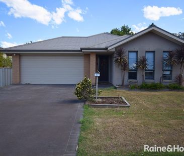 Spacious Family Home in Worrigee - Photo 1
