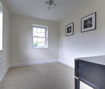 3 bedroom end of terrace house to rent - Photo 1