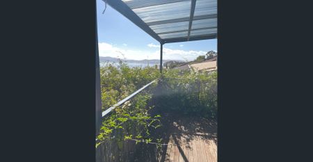 COMFY + ROOMY + LOCK UP GARAGE! - Photo 4