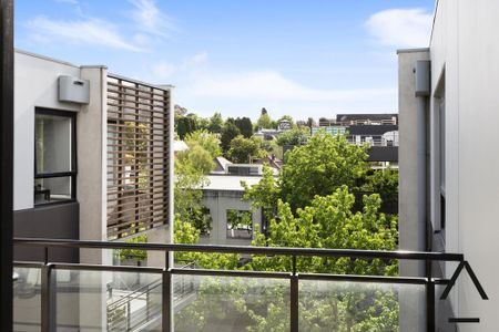 Effortless urban living! - Photo 5