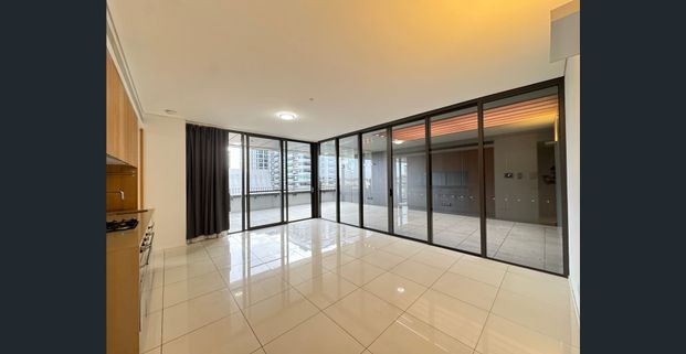 2 Bedroom Apartment with Massive Outdoor Space in the Heart of Chippendale - Photo 1