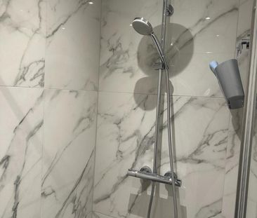 Modernes & möbliertes Apartment mit Balkon - Photo 1