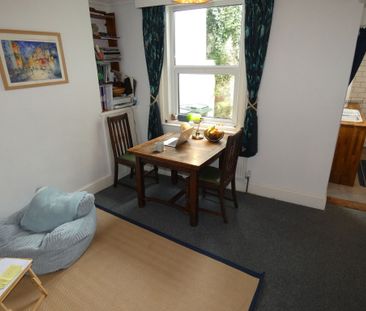 2 bed Terraced - To Let - Photo 6