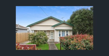 Charming Home in Sought After Location! - Photo 3